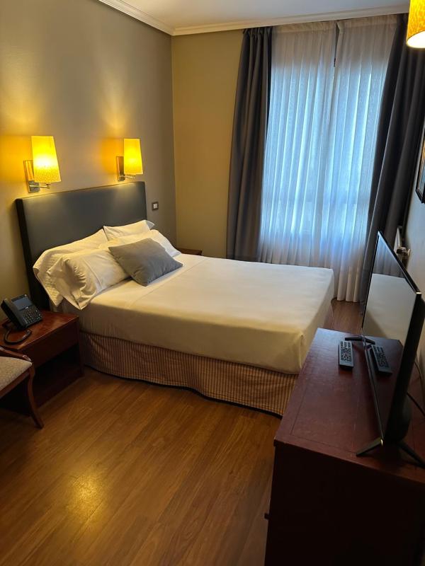 Single Room image 3