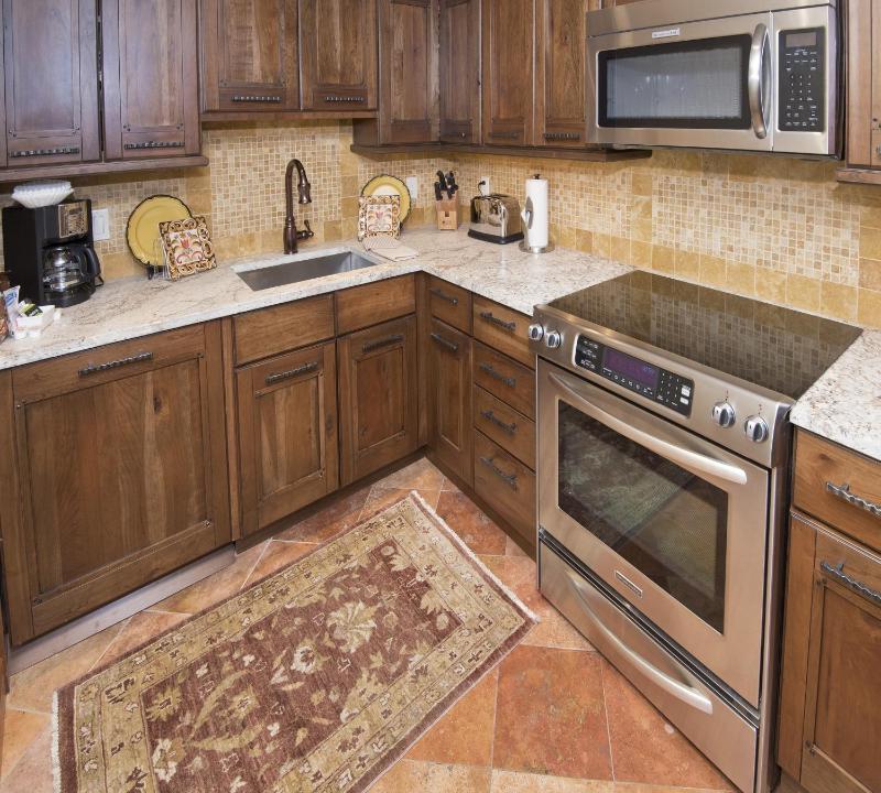 One-Bedroom Apartment image 2