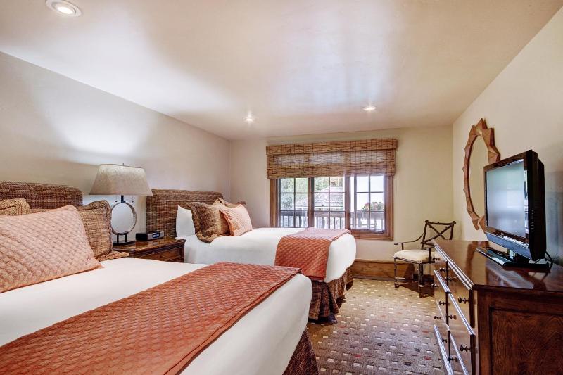 Three-Bedroom Apartment image 4