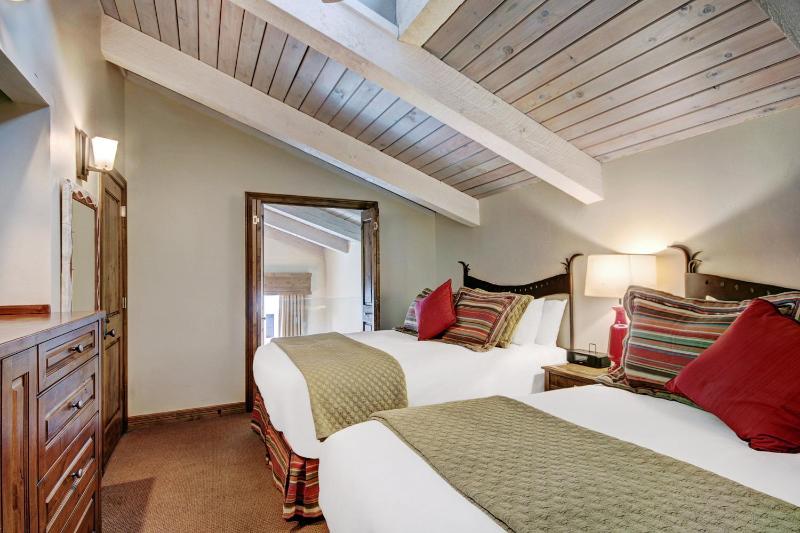 Three-Bedroom Apartment image 3