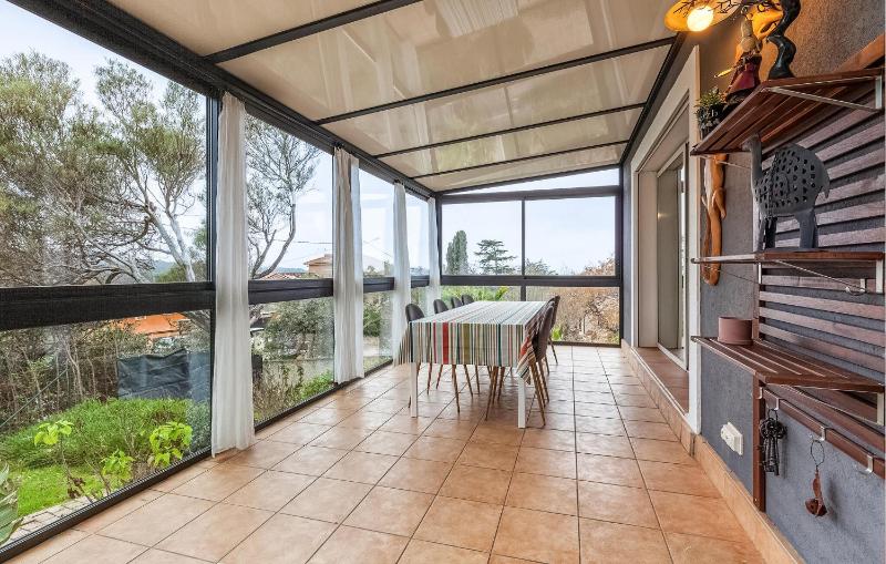 Cozy Home In Six-Fours-Les-Plages - image 23