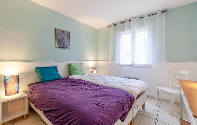 Cozy Home In Six-Fours-Les-Plages - image 7