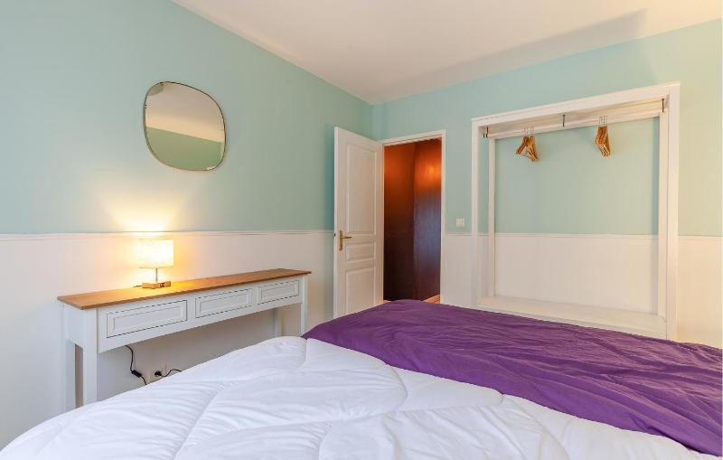 Cozy Home In Six-Fours-Les-Plages - image 13