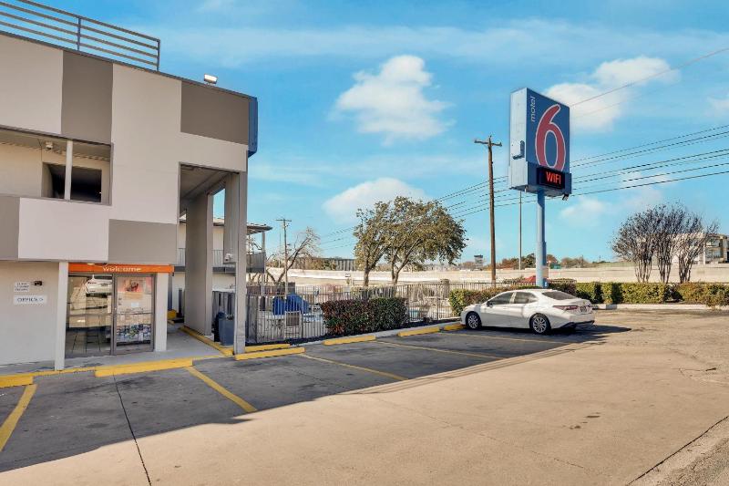 Motel 6 Austin TX - Airport - South - image 22