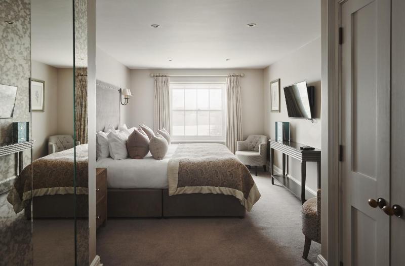 Superior Double Room image 1