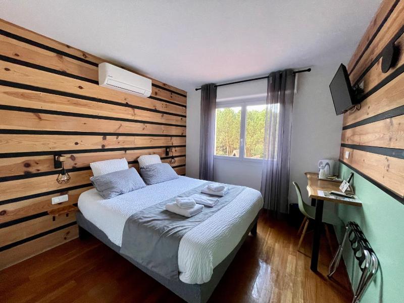 Double Room image 1