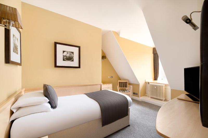 Single Room image 3