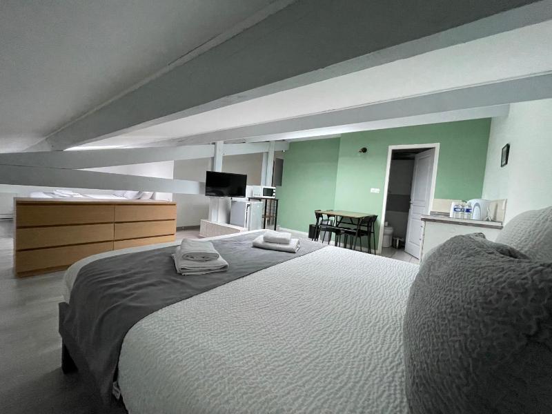 Quadruple Room image 3