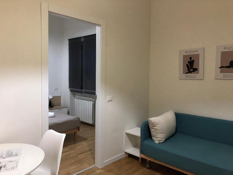 One-Bedroom Apartment image 4