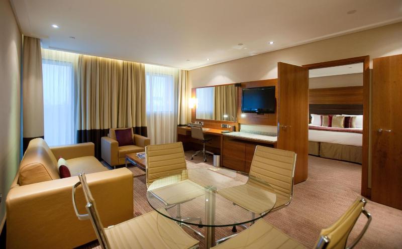 One-Bedroom Prestige Suite and Lounge Access image 4