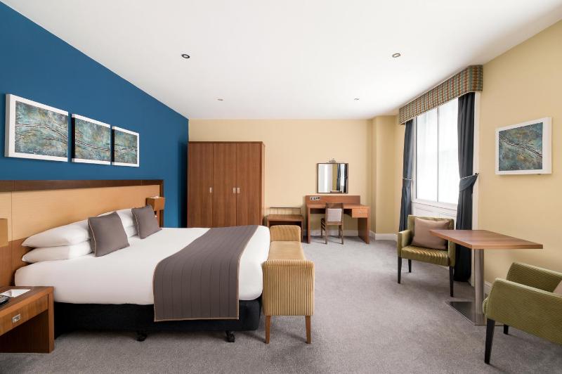 Superior Double Room image 3