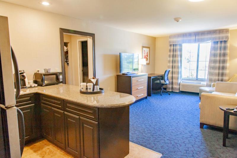King Suite with Spa Bath image 4