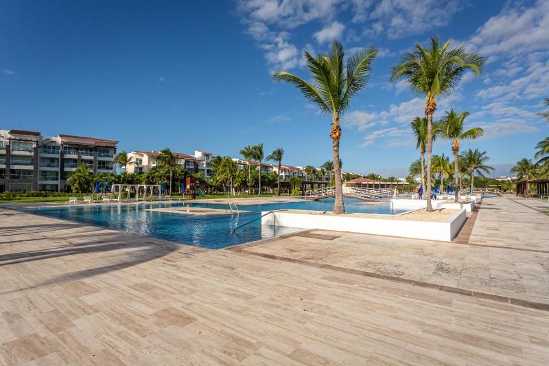 NEW !! Casa Miramar Ocean View 325 S apts - image 3