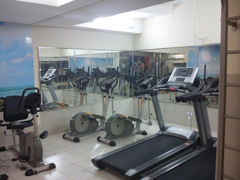 Mc Golden Flats - image 3