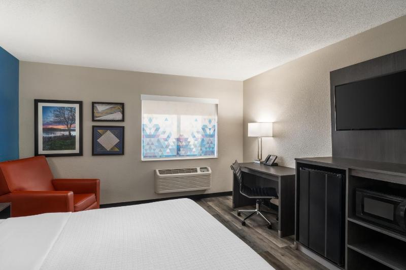 King Room image 3