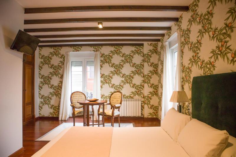 Deluxe Room image 3