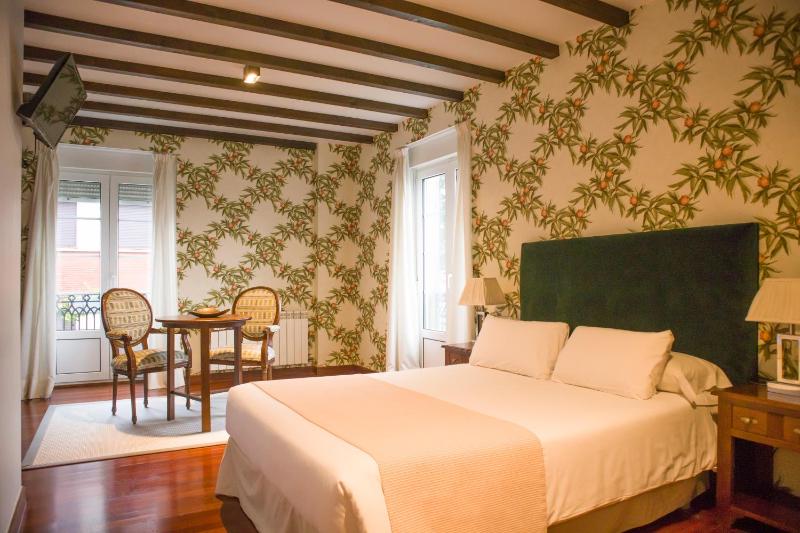Deluxe Room image 1