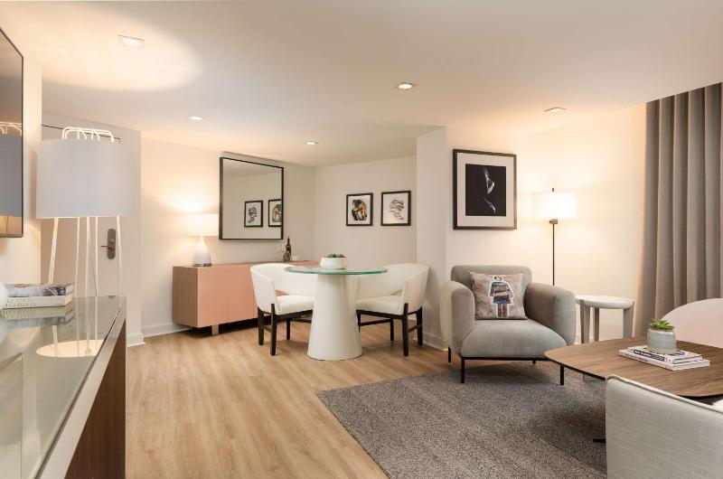 Zena King Suite image 2