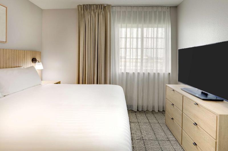 One-Bedroom King Suite with Sofa Bed-Hearing Accessible image 3