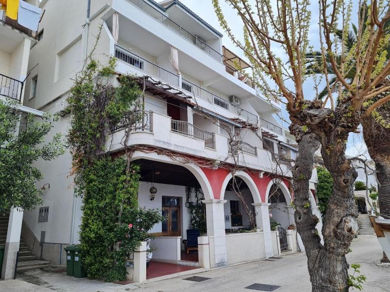 Apartments by the sea Gornja Podgora Makarska - 21736 - image 1