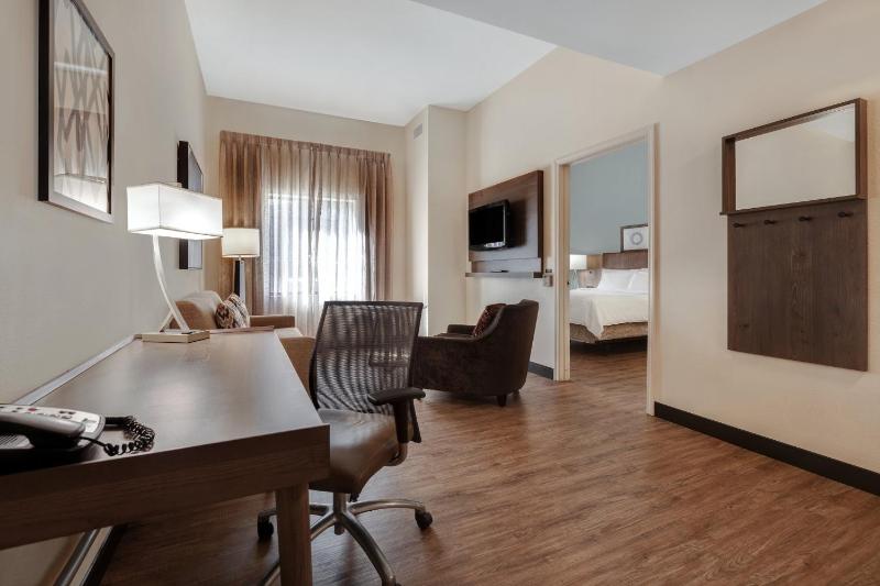One-Bedroom King Suite image 2