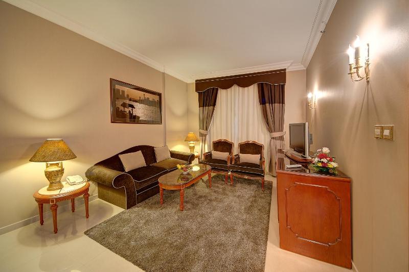 Deluxe Suite image 2