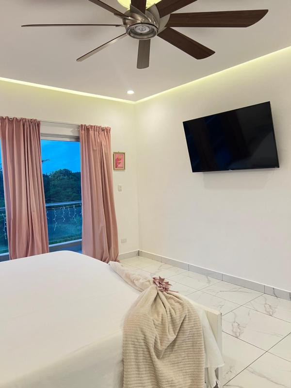 5 Star Villa minutes from Airport and Beaches - image 24