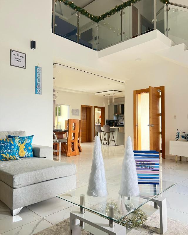 5 Star Villa minutes from Airport and Beaches - image 28