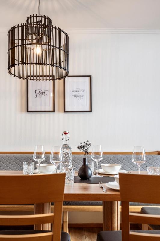 Apartment (5 Adults) image 1