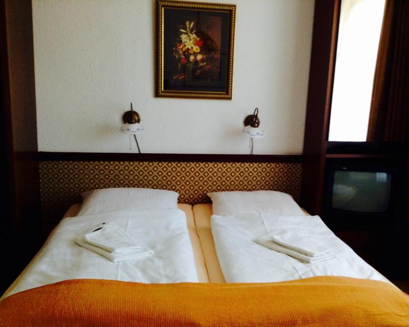 Double Room with Shower image 2