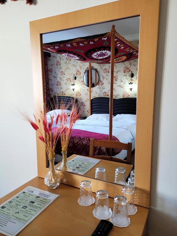 Standard Triple Room image 2