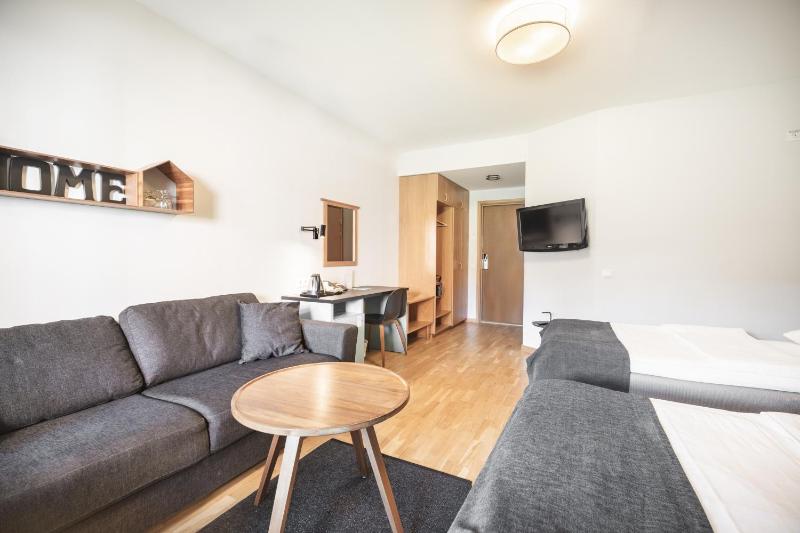Superior Twin Room with Sofa Bed image 3