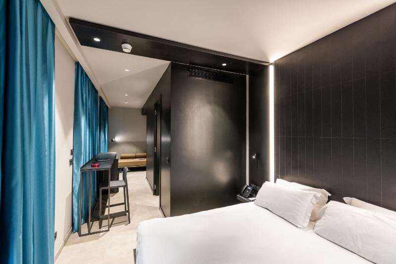 Superior Double Room image 1