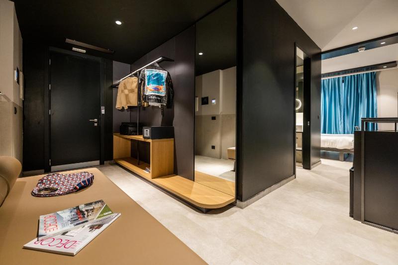 Superior Double Room image 4