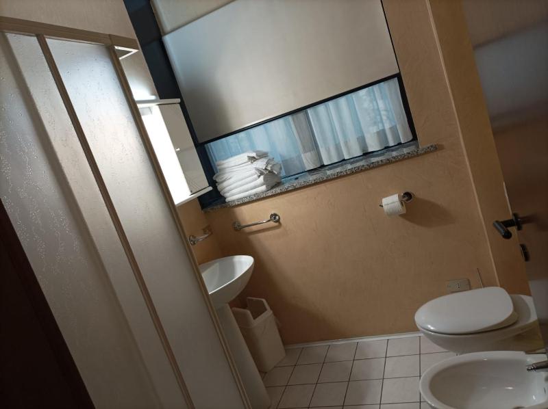 One-Bedroom Apartment image 3
