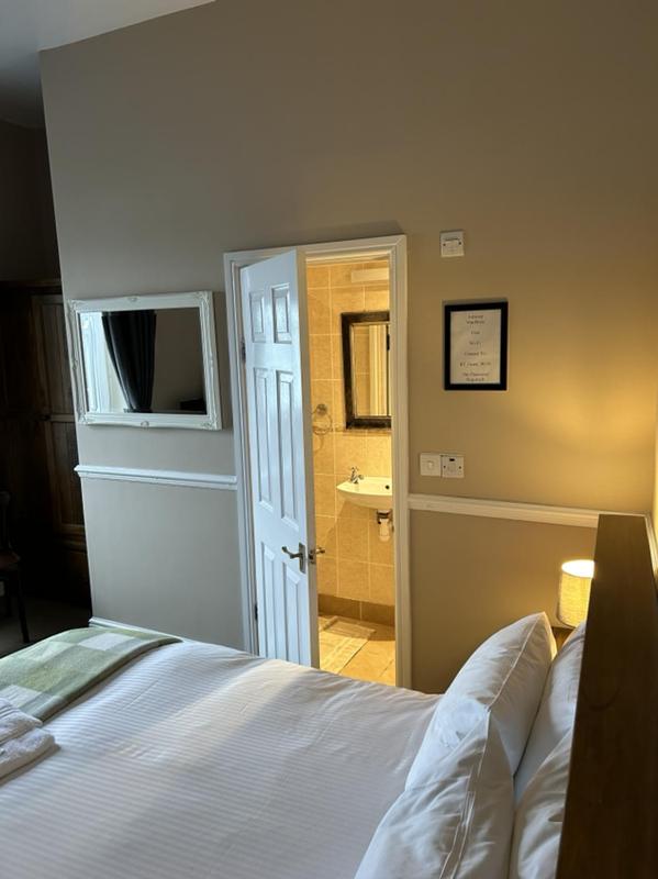 Double Room with Sea View image 4