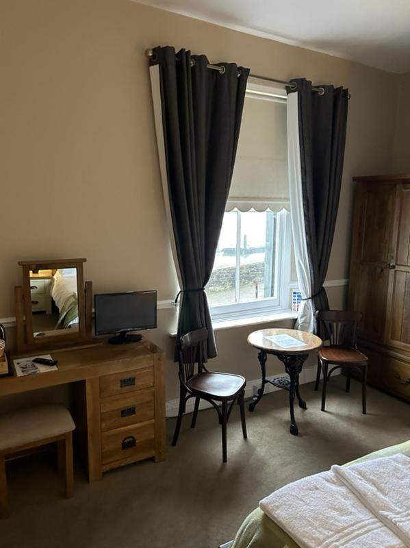 Double Room with Sea View image 3