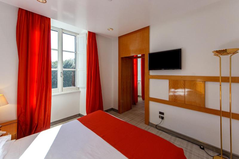 Classic Single Room image 4