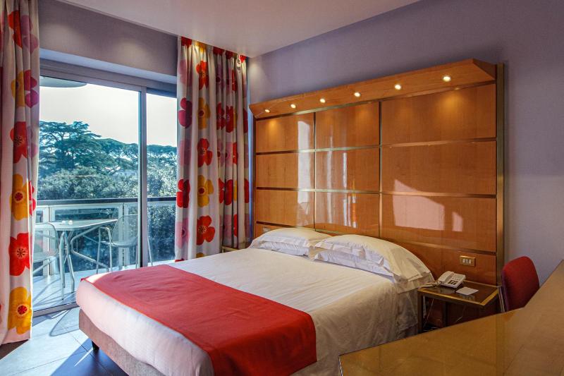 Superior Double or Twin Room with Balcony image 2