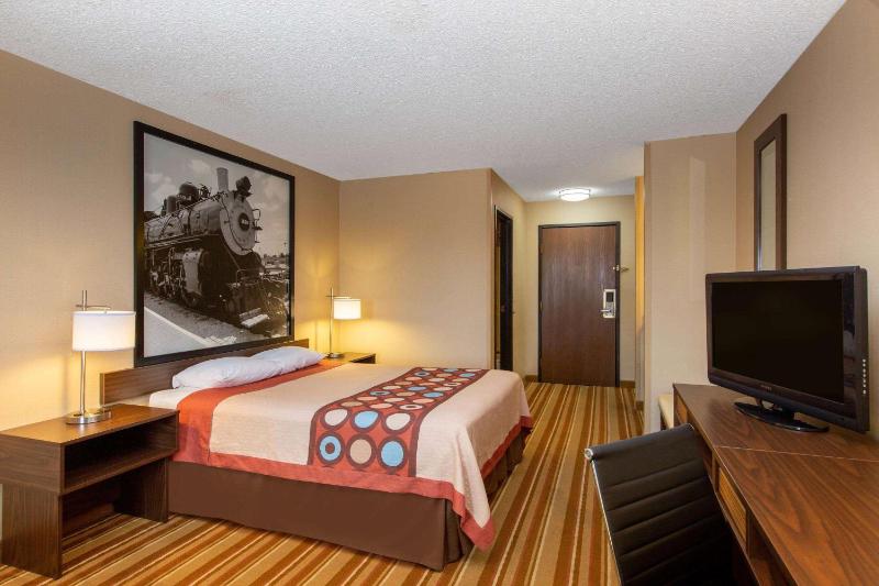 Queen Room - Second Floor/Non-Smoking image 1