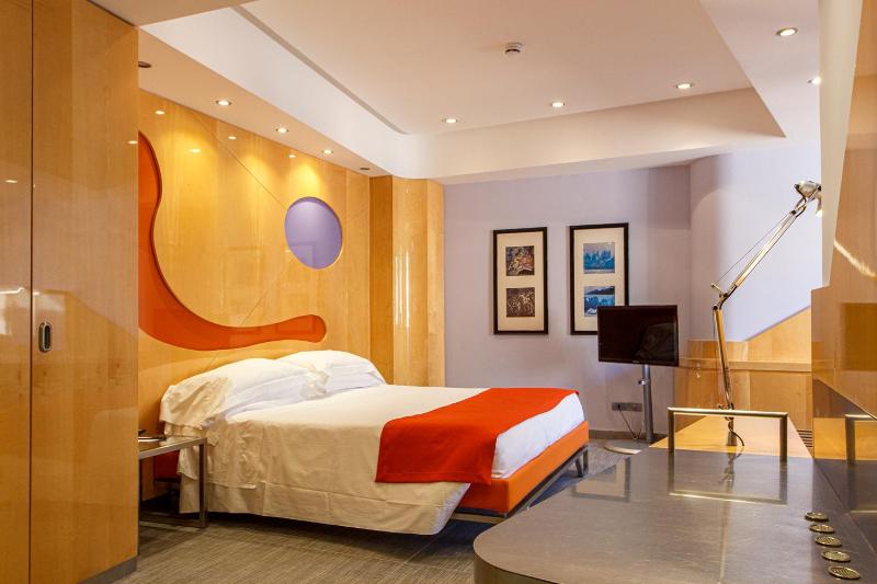 Classic Family Room image 2