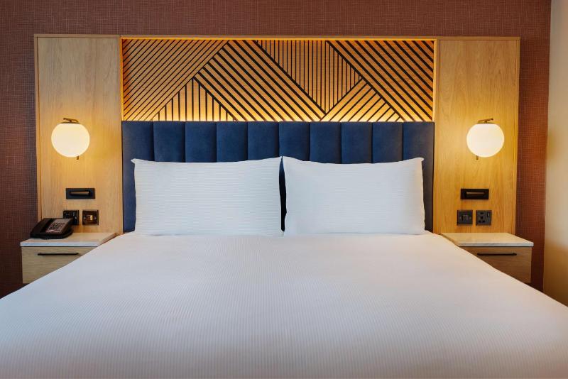 DoubleTree by Hilton Coventry - image 20
