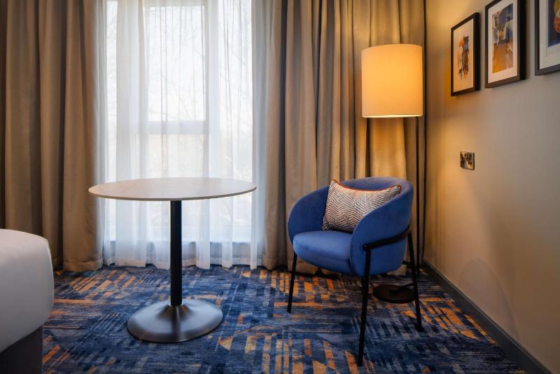 DoubleTree by Hilton Coventry - image 12