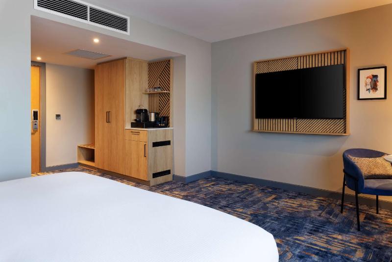 DoubleTree by Hilton Coventry - image 19
