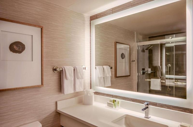 King Room image 2