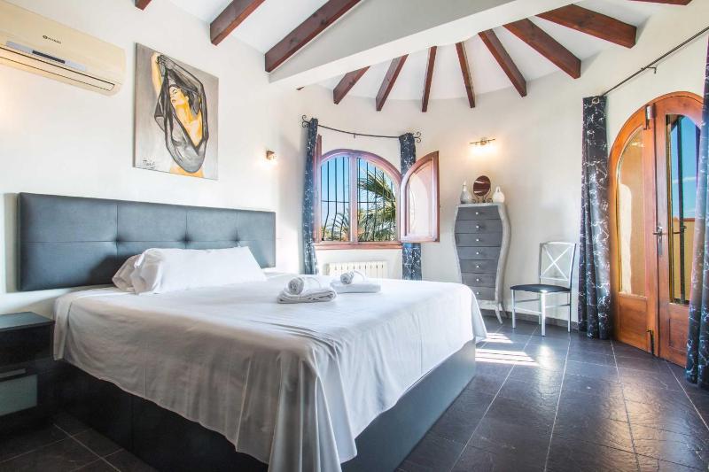 Villa Ebro - PlusHolidays - image 9