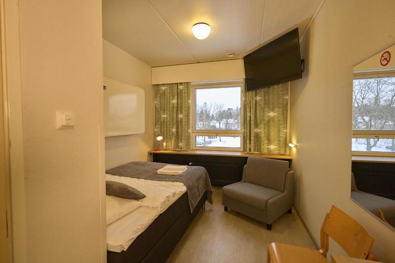 Twin Room image 3