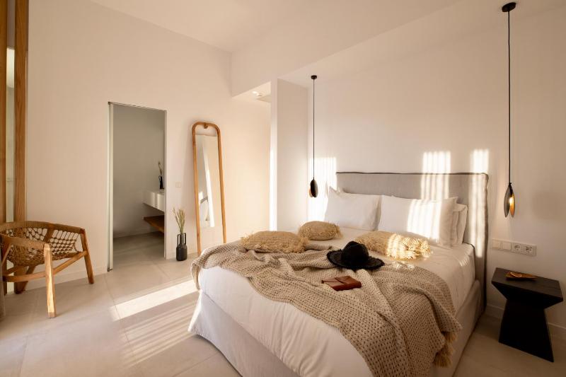 Superior Double Room image 3