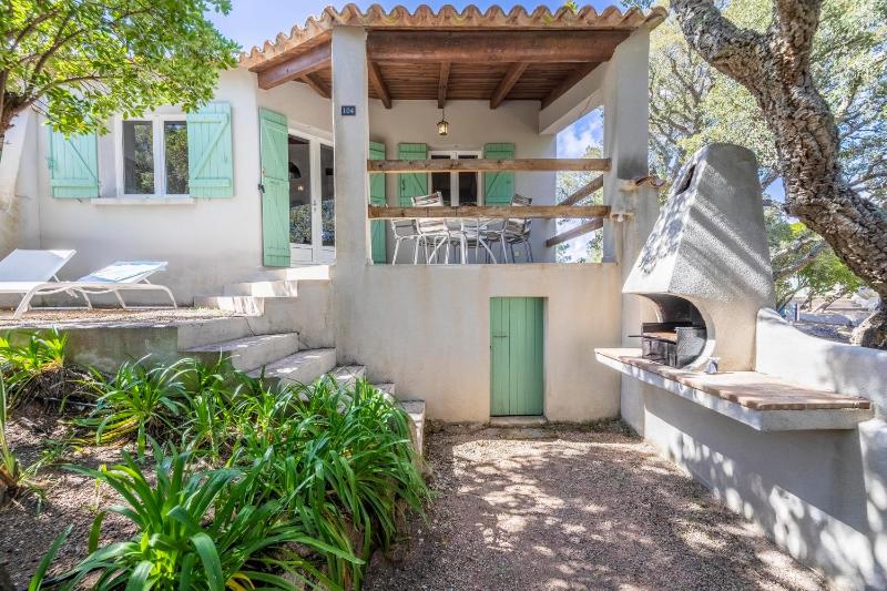 Two-Bedroom Villa - Scrubland Side image 1