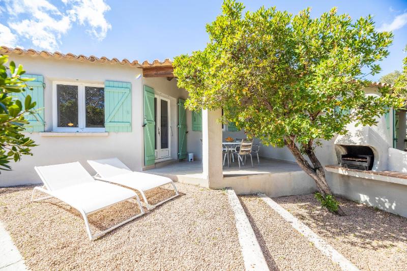 Two-Bedroom Villa - Scrubland Side image 3